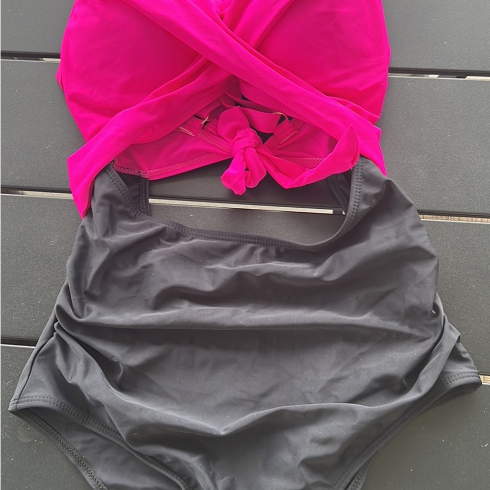 Elegant Pink and Black One Piece Swimsuit with Knotted Detail